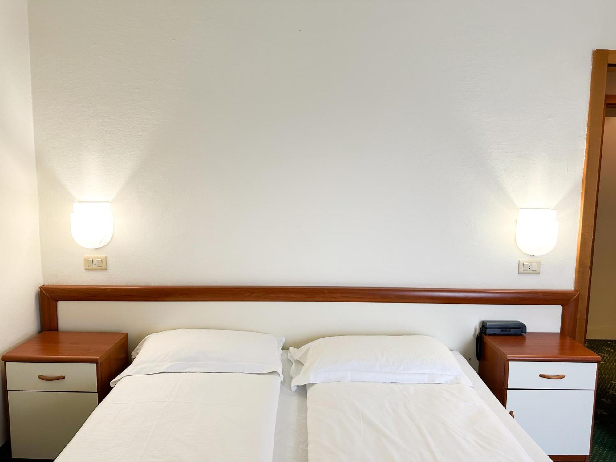 Hotel Bristol Riva del Garda Exterior photo