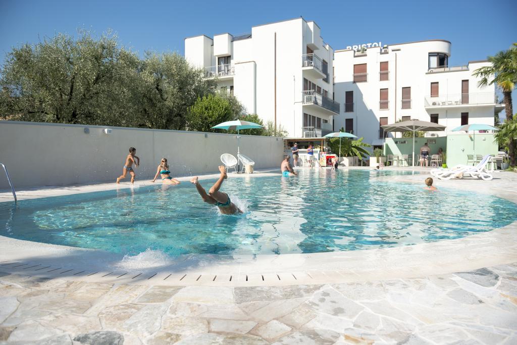 Hotel Bristol Riva del Garda Exterior photo