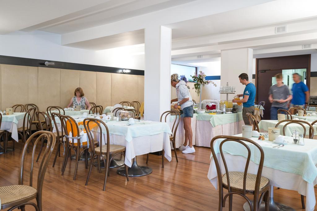 Hotel Bristol Riva del Garda Exterior photo