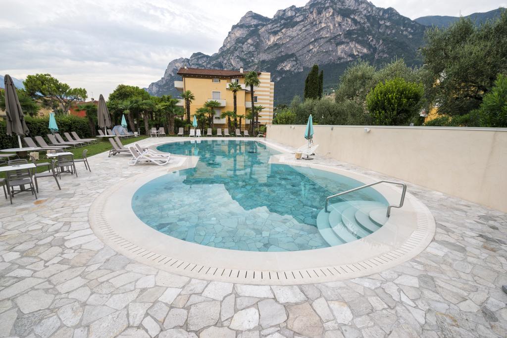 Hotel Bristol Riva del Garda Exterior photo